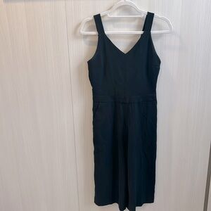 Banana republic Petit fully lined pocketed jump suit size OP navy blue great co